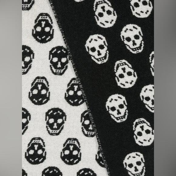 Alexander McQueen SKULL MOTIF SCARF - Picture 4 of 6